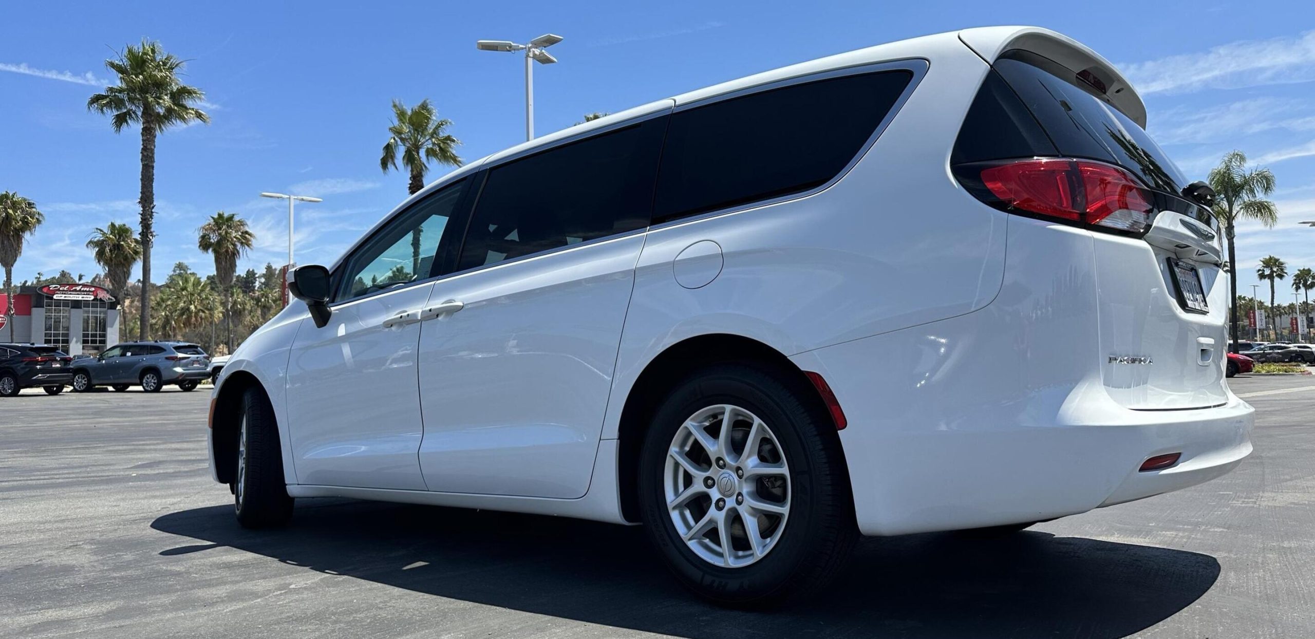 Chrysler Pacifica 2017 for rent in San Diego Best Car Rental